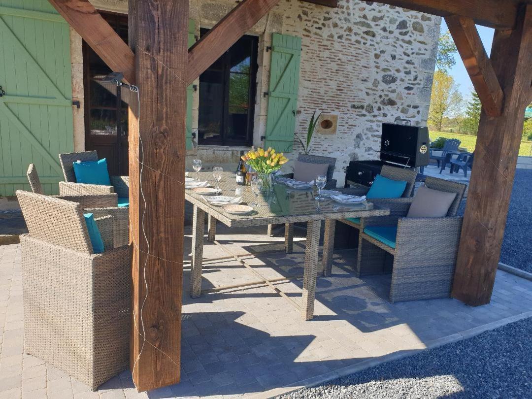 La Maison Du Lac Lavaud Saint-Quentin-sur-Charente Exterior foto